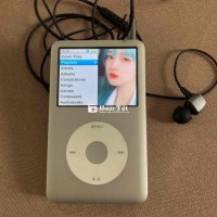 iPod Classic Đặc Biệt - Máy 99%, Pin Trâu, Màn Hình Đẹp  