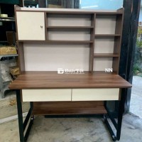 Bàn kèm kệ sách
