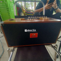 Cần bán loa bass ấm trầm cần lh:***