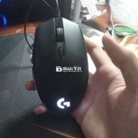 Rao bán Logitech G102 Còn tốt, có app điều chỉnh độ sáng màn hình  