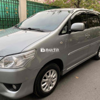 Bán Toyota Innova 8 chỗ số tự động sản xuất 2012  