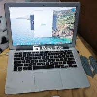 Bán Macbook 2015 Core i5 - Máy đẹp, pin trâu 4h, giá tốt cho người thiện chí