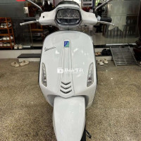 Cần bán Vespa trắng tinh, không vết xước, xe nữ đi kỹ lưỡng  