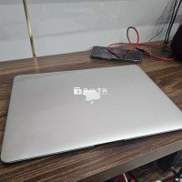 Bán Macbook Air 2017 hoặc đổi lấy laptop chạy Windows  