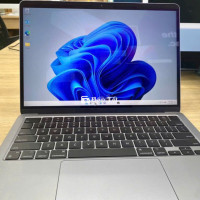 Cần Bán Nhanh MacBook Air M3 2025 Mới Mua Hơn 1 Tháng  