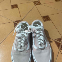 em cần bán lại đôi vans này,giá 1xxx