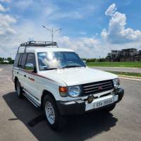 Mitsubishi Pajero 9 chỗ - nhập Nhật -1995