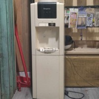 Máy nóng lạnh còn sử dụng được, gãy bên bấm về dán lại  