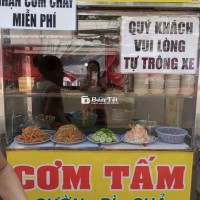 Tuyển Phục Vụ Quán Ăn Tại Bình Dương  