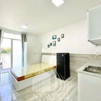 Căn hộ rộng rãi có ban công thoáng mát - nội thất mới