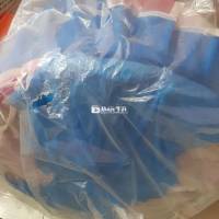 2 cái mù.ng bị rách