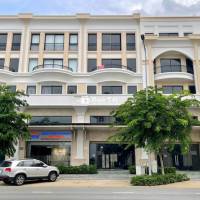Cho Thuê Shophouse Trục Chính Đinh Thị Thi 7x21m, 5 Tầng, Sàn Trống, Đường 35m. Chỉ 60 Triệu