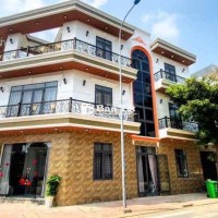 Góc 2 mặt tiền 5x18m, tặng full nội thất, giá chỉ còn 5.5 tỷ!