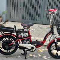 son su hãng. xe đẹp chạy tốt. có ship
