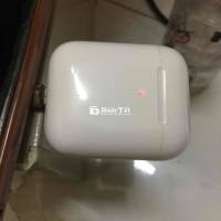 tai nghe lỏng chỗ sạc