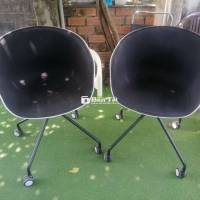 Ghế nhựa bọc vải có bánh xe