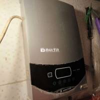Bình nóng lạnh trực tiếp Ariston điện tử