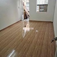 Nhà 2pn sẵn máy lạnh. đường oto có chỗ đậu xe. gần công viên Biên Hung