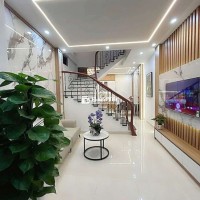 Nhà Hiếm Mặt Phố Hào Nam - Kinh Doanh - 2 Thoáng