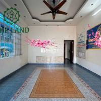 Cho thuê nhà mặt tiền hẻm hơn 300m², sân rộng, gần bệnh viện Đồng Nai