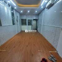 Nhà hẻm 8m Sư Vạn Hạnh, Quận 10. Trệt 3 Lầu, 6PN 6WC, 4x15m (28 triệu)