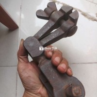 Bán 1 ê tô kẹp cổ mini tháo trên máy cơ khí nhật