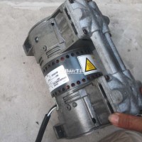 Bán 1máy bơm hơi 2đầu của mỹ sài điện 220v.Rất đẹp