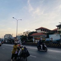 Siêu phẩm biệt thự phố 3 tầng mặt tiền đường 10M DT 72M siêu đẹp rẻ