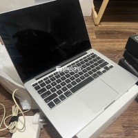 Macbook Pro 2015 13 inch i5/8/256Gb