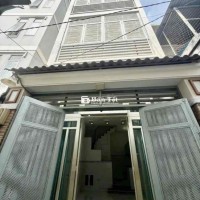 Bán Nhà Sát Hẻm Xe Hơi