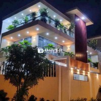 Nhà đẹp căn góc tại khu Villa vip huyện Bình Chánh