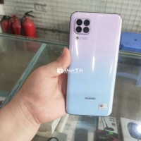 huawei nova 7i zin full cn,8/128gb,nứt kính(hình)