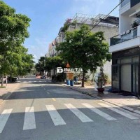 Lô đất đẹp, cây xanh mát mẻ, gần Trung tâm Y tế Dĩ An