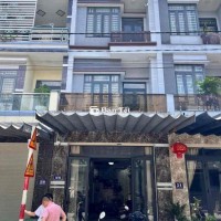 nhà 2 lầu Lê Phong gần trung tâm y tế Dĩ An giá 4 tỷ 950