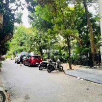 Nhà đẹp, vị trí đắc địa, tiện ích đầy đủ, an ninh tốt, dân trí cao, giá cả hợp lý. Liên hệ ngay để sở hữu ngôi nhà mơ ước của bạn!