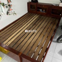 giường dài 2m08 ngang 1m37