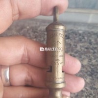 Còi đồng hướng đạo sinh quá chất.