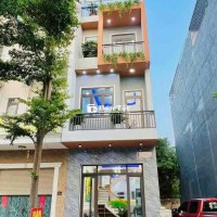 nhà đẹp 3 lầu có phòng ngủ dưới tặng full nội thất xịn sò