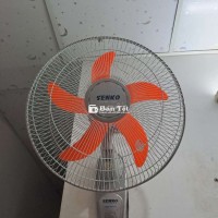 Quạt treo tường senko còn mới