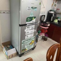 mới mua tủ mới,dư e này cần bán
