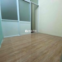 phòng trọ tầng 1 có tolet riêng . đường tạ quang bửu