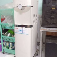 Máy lọc nước Toshiba cao cấp sẵn nước nóng/lạnh.