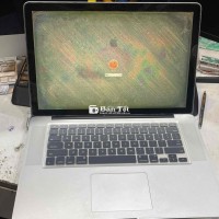 Macbook Pro ngoại hình còn mới, màn hình bị ố, bán xác xử lý