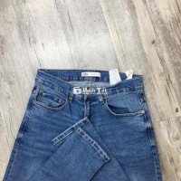 Zara. Made in Morocco. Tag da Zara. Made in Morocco. Tag da.  