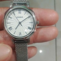Đồng hồ nữ hiệu Casio