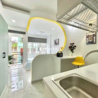 Chính Chủ Cho Thuê Căn Hộ Ban Công - Tách Bếp - Ngã Tư Hàng Xanh, Bình Thạnh