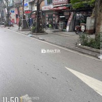 Tuyển 14 Công Nhân Quét Dọn Đường