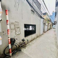 Hơn 9 tỷ, DT 62m2, rộng 4,5m, gần phố, đường Kim Giang tây ĐT Linh Đàm