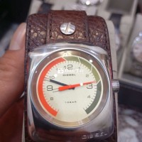 Đồng Hồ Diesel DZ2022 39mm - Dây Da Nâu