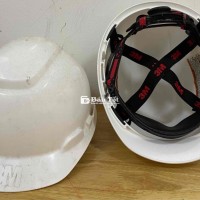 Thanh lý 2 mũ bảo hộ lao động 3M